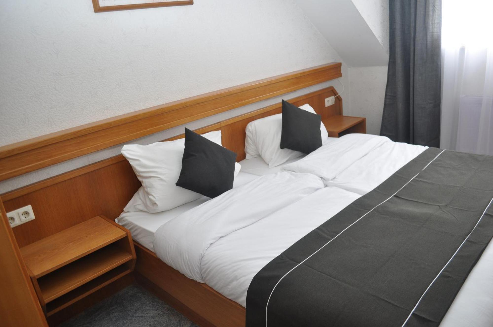 Hotel Kuehns Muehle Oestrich-Winkel Bagian luar foto